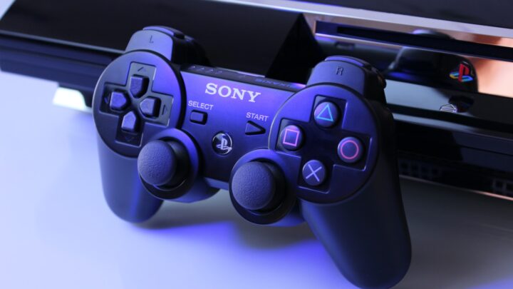 Dlaczego twój PlayStation 4 (PS4) wolno chodzi? Przyczyny i rozwiązania