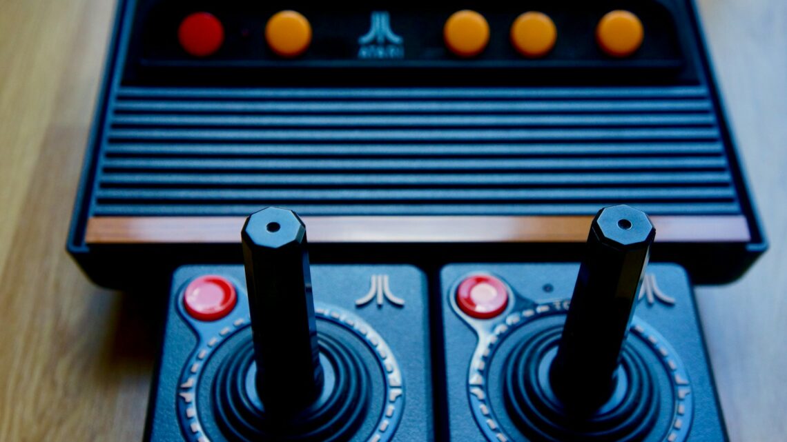 Jak podłączyć konsolę Atari do nowoczesnego telewizora? Kompletny przewodnik dla fanów retro.