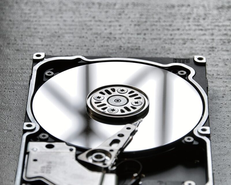 Jak wymienić dysk twardy w PlayStation 3 (PS3)? Pełny poradnik krok po kroku.