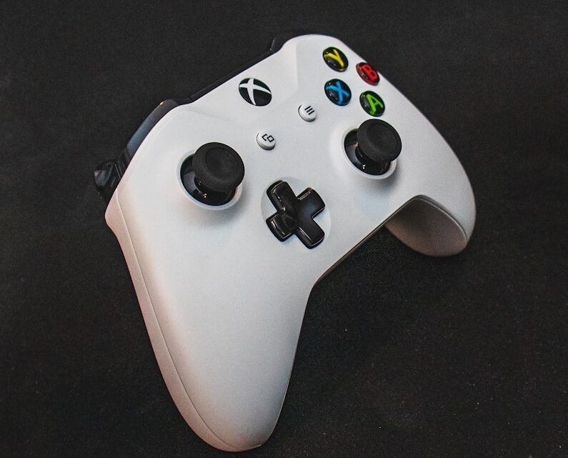 Jak podłączyć pada od Xbox Series X/S do PC? Poradnik krok po kroku
