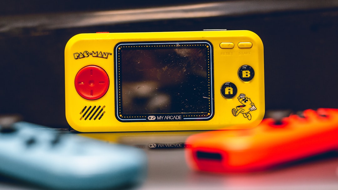 Atari Lynx: Pionierski handheld z kolorowym ekranem – Czy warto odkryć go na nowo w 2024 roku? Recenzja i analiza.