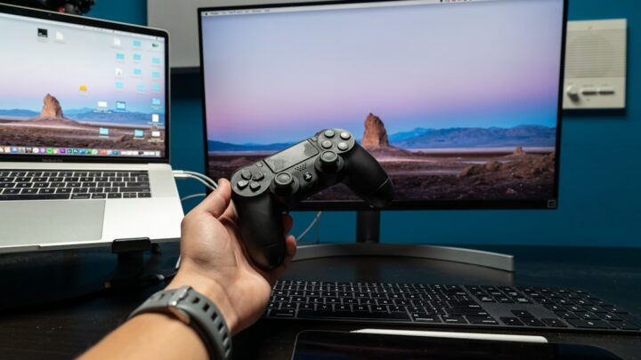 Jak podłączyć konsolę do monitora gamingowego? Poradnik wyboru i konfiguracji dla PS5, Xbox i Switch