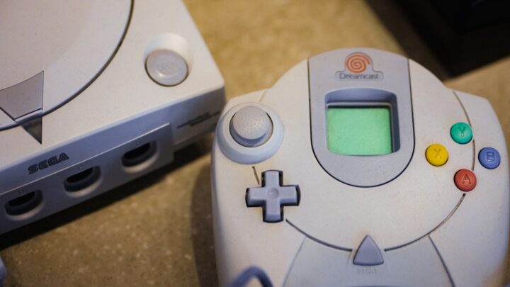 Jak sprzedać starą konsolę: Kompletny przewodnik po wycenie, przygotowaniu i bezpiecznej transakcji?