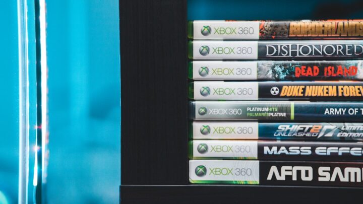 Jak zarządzać biblioteką gier cyfrowych na PlayStation i Xbox: Od zakupów po optymalizację pamięci?