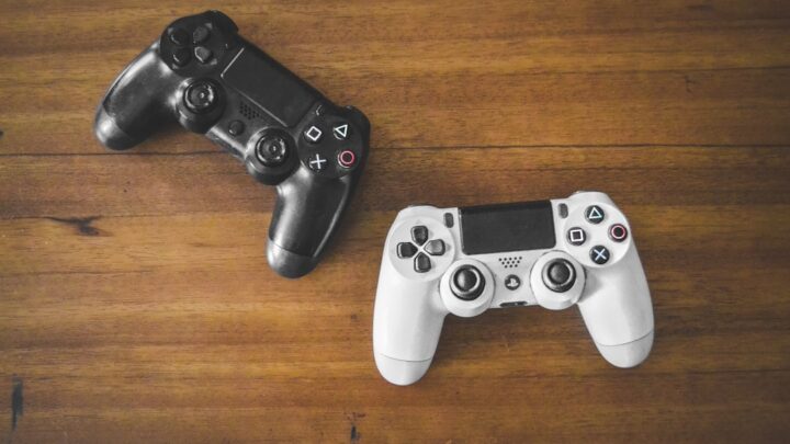 PlayStation Plus Premium a granie w chmurze: Recenzja i porównanie streamingu gier z Xbox Cloud Gaming