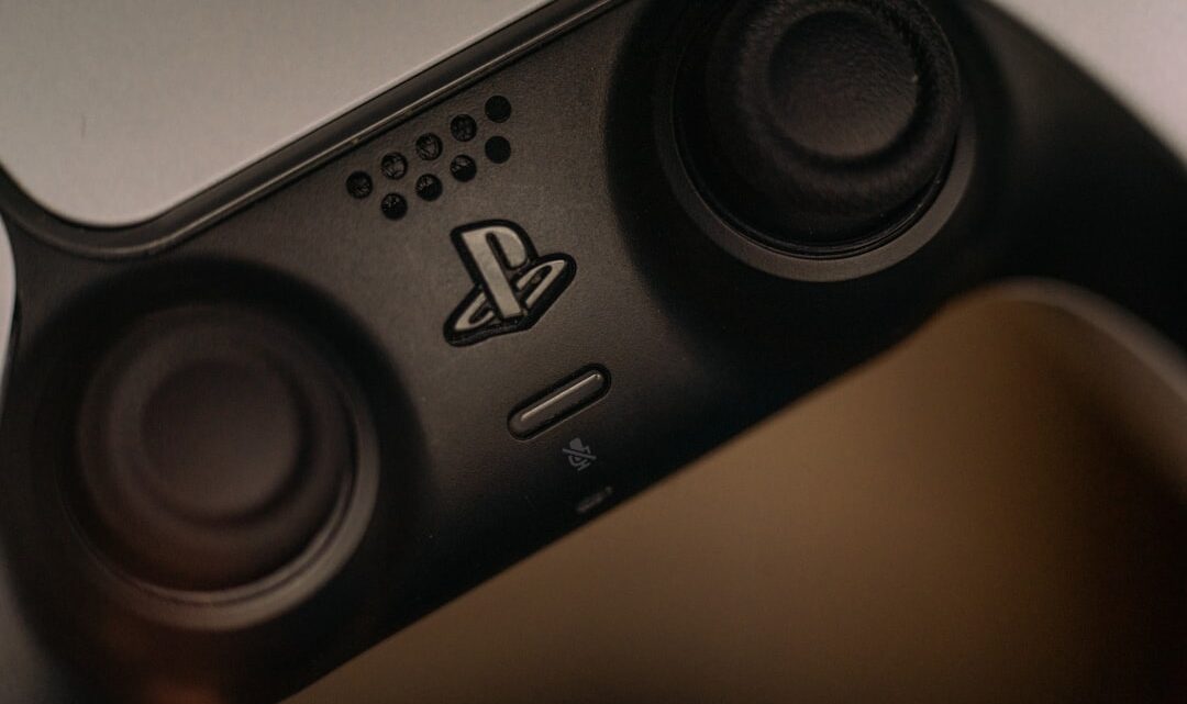 Jak efektywnie zarządzać trofeami i osiągnięciami na PS5 i Xbox Series X/S? Poradnik synchronizacji, ukrywania i śledzenia postępów.