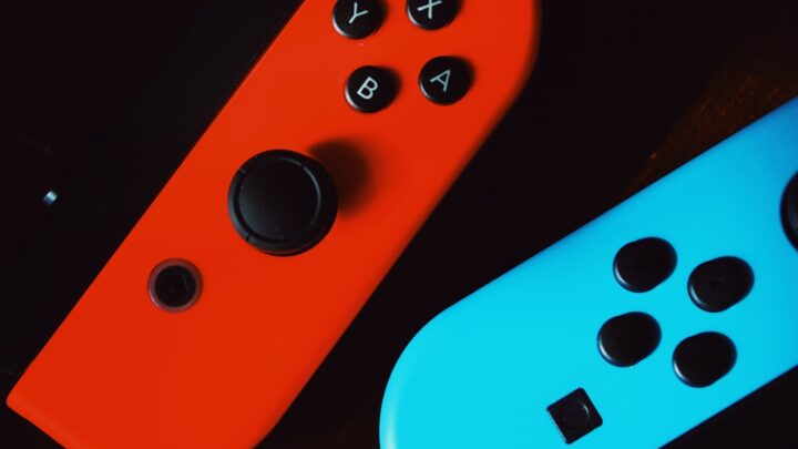 Nintendo Switch: Co zrobić, gdy pad nie reaguje? Diagnostyka i naprawa Joy-Conów.