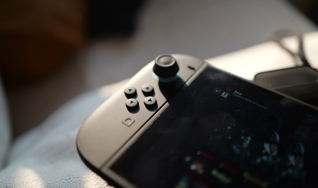 Nintendo Switch: Jak bezpiecznie ładować konsolę i używać stacji dokujących firm trzecich? Poradnik wyboru i unikania uszkodzeń.