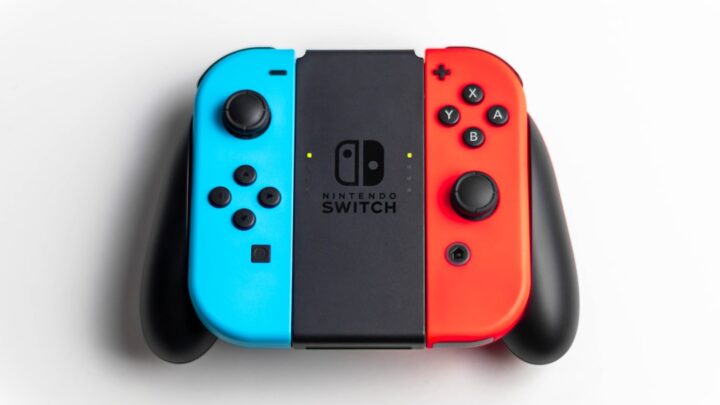 Nintendo Switch: Jak połączyć konsolę z internetem za pomocą kabla Ethernet i dlaczego warto to zrobić (dotyczy docka)?