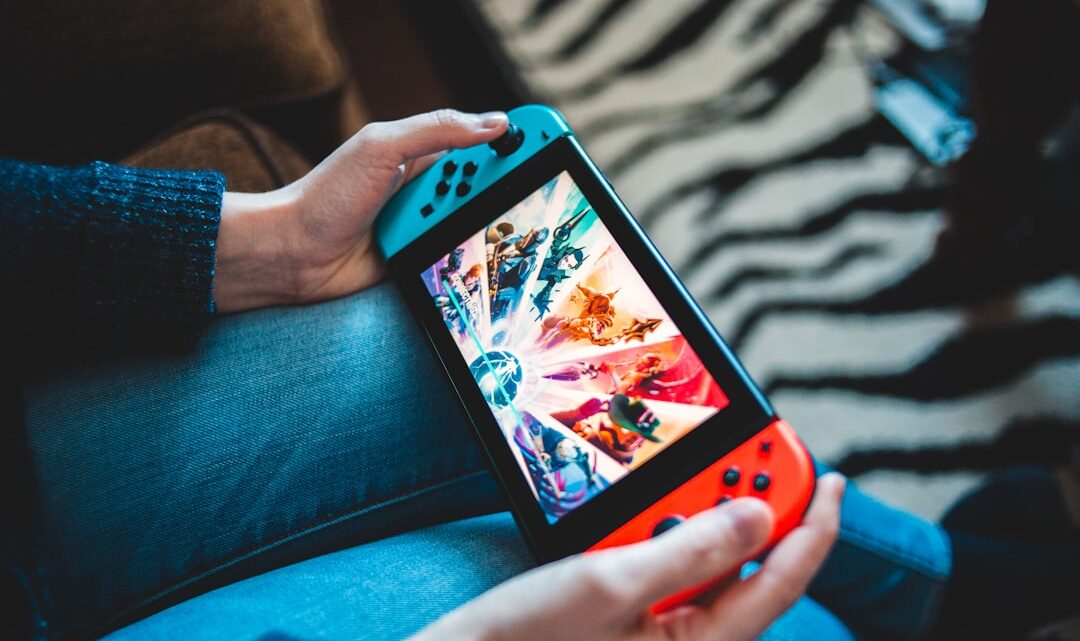 Nintendo Switch: Jak skonfigurować i używać czatu głosowego w grach online – opcje systemowe i przez aplikacje zewnętrzne.