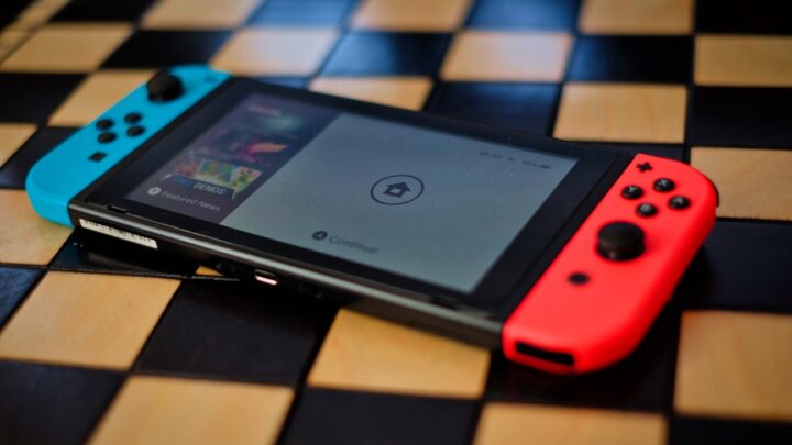 Nintendo Switch: Jak zoptymalizować doświadczenie w grach rhythm-action (np. Taiko no Tatsujin, Just Dance) – wybór kontrolera, kalibracja i minimalizacja opóźnień audio/wideo?