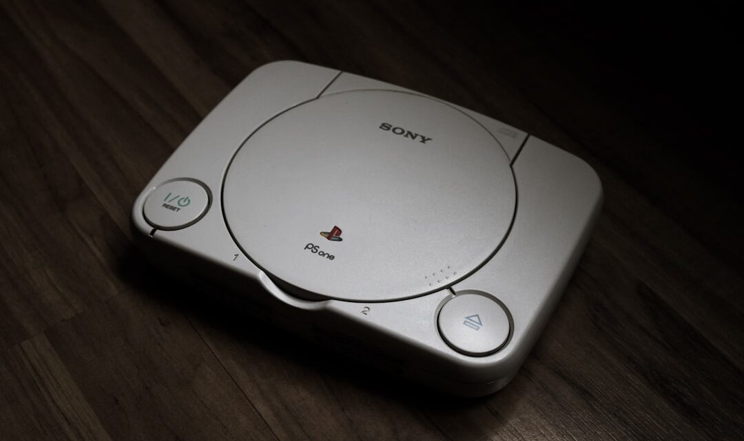 PlayStation 1 (PSX): Jak podłączyć i skonfigurować kartę pamięci PocketStation do gier i aplikacji? PlayStation 1 (PSX): Jak podłączyć i skonfigurować kartę pamięci PocketStation do gier i aplikacji?