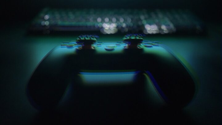 PlayStation 2: Czy instalacja karty sieciowej i konfiguracja emulatorów pozwala na granie w tytuły z PS1 i PS2 w trybie online?