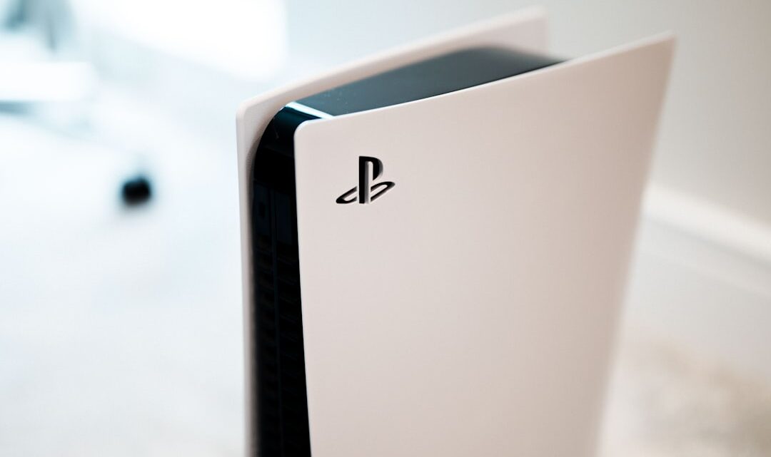 PlayStation 5 i Xbox Series X/S: Przewodnik po darmowych i płatnych ulepszeniach gier z PS4/Xbox One do nowej generacji