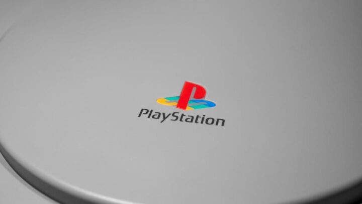 PlayStation 6 a przyszłość PS5 i PS4: Jak nowa generacja wpłynie na ceny, wsparcie i dostępność gier na starszych konsolach?
