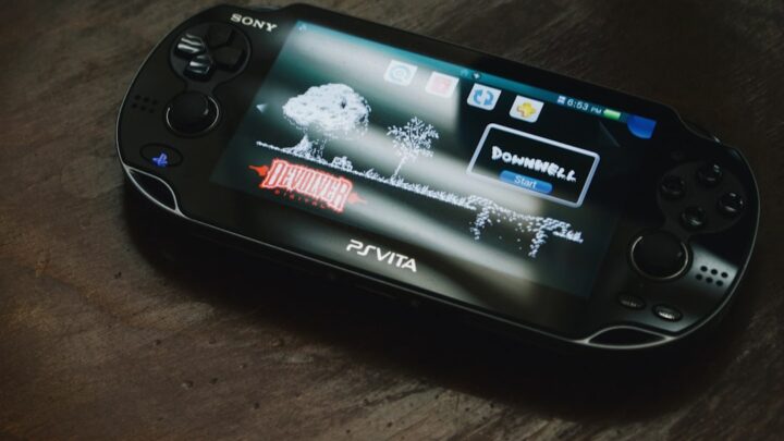 PlayStation Portal: Recenzja i poradnik konfiguracji – Czy warto kupić ten przenośny ekran do streamingu gier z PS5?