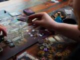 Steam Deck dla graczy MMORPG: Jak zoptymalizować sterowanie, interfejs i wydajność w wymagających tytułach online?