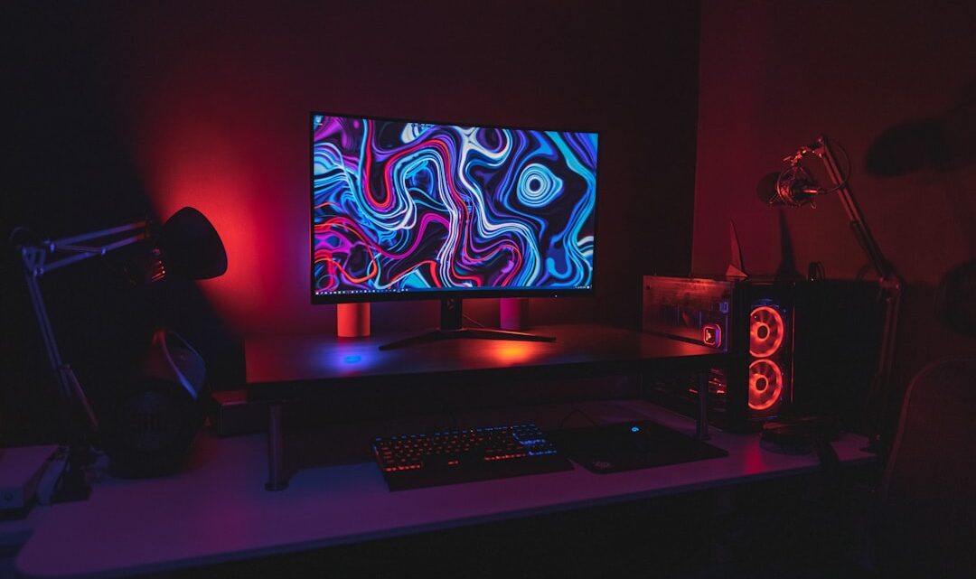 Tworzenie idealnego kącika retro-gamingowego: Od wyboru telewizora CRT/monitora, przez upscalery, po organizację konsol i kabli.
