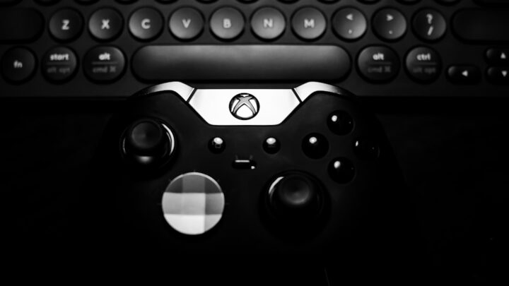 Xbox 360: Jak korzystać z awatarów i motywów dashboardu, aby spersonalizować interfejs konsoli (przewodnik po edytorze awatarów)?
