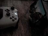 white xbox one game controller