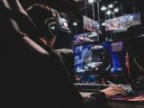 Zaawansowane funkcje dostępności w grach i systemach konsol (PS5, Xbox, Switch): Od opcji wizualnych po udźwiękowienie dla graczy z różnymi potrzebami