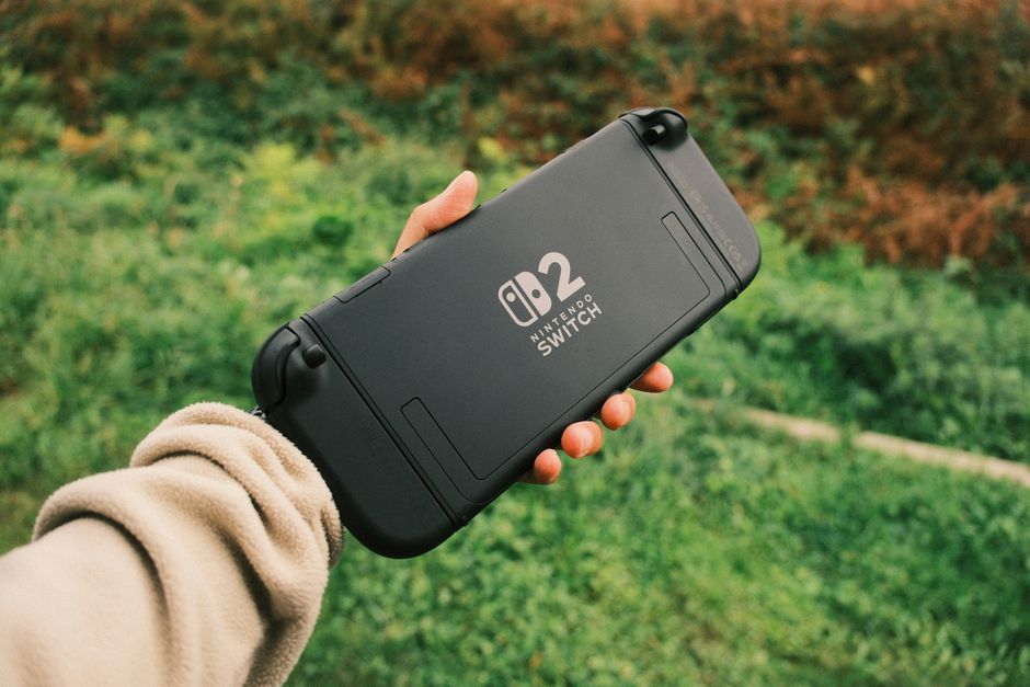 PlayStation 5: Kompleksowy poradnik czyszczenia wnętrza konsoli i wymiany filtrów powietrza – Jak zapewnić długą żywotność i cichą pracę?