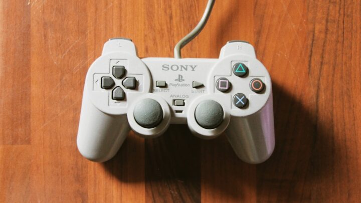 PlayStation 2: Przewodnik po emulatorach i portach gier PS2 dostępnych na PC. Jak grać w klasyki poza oryginalną konsolą?