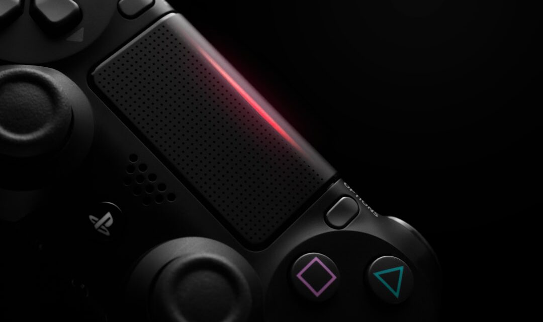 PlayStation 4: Poradnik po trybie awaryjnym (Safe Mode) – jak diagnozować i rozwiązywać najczęstsze problemy systemowe (np. błędy aktualizacji, odbudowa bazy danych)?