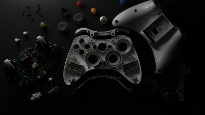 Xbox 360: Diagnoza i naprawa usterek zasilacza zewnętrznego i wewnętrznego modułu zasilania – Poradnik krok po kroku.