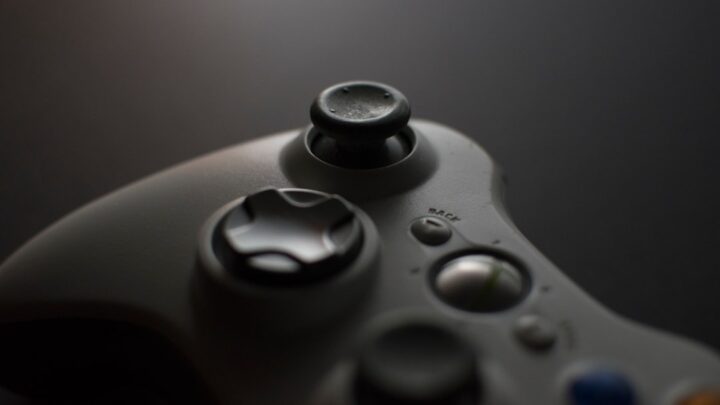 Xbox 360: Jak streamować gry z konsoli na PC lub Twitcha bez karty przechwytującej (alternatywne metody)?