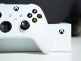 white xbox one game controller