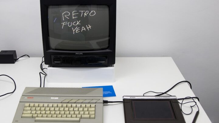 Atari 7800: Czy to niedoceniona perła? Recenzja, najlepsze gry i jak podłączyć do nowoczesnego TV.