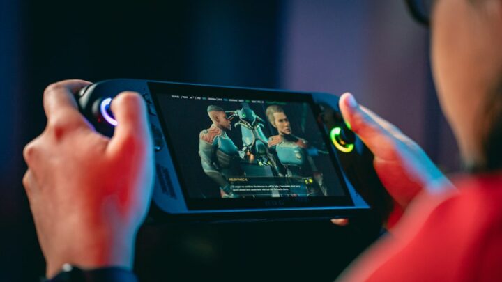 Gry z rozszerzoną rzeczywistością (AR) na konsolach: Od Nintendo 3DS po PlayStation VR2 i przyszłość AR w gamingu.