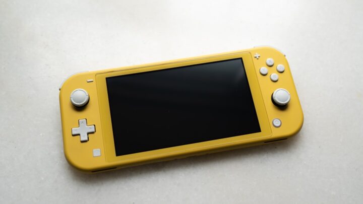 Jak samodzielnie naprawić uszkodzony port USB-C w konsoli Nintendo Switch Lite? Poradnik wymiany i lutowania dla zaawansowanych hobbystów.