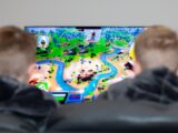 Jak wykorzystać funkcję Xbox Remote Play do grania w trybie kooperacyjnym na dwóch ekranach (konsola + urządzenie mobilne/PC)? Poradnik konfiguracji i najlepszych gier.