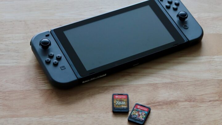 Nintendo Switch: Jak odtwarzać filmy i muzykę z zewnętrznego dysku USB w trybie docka? Poradnik konfiguracji i kompatybilności.