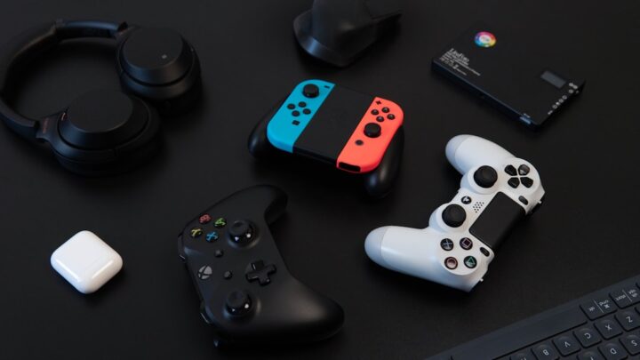 Nintendo Switch: Najlepsze zamienniki Joy-Conów i Pro Controllerów – Recenzje, porównania i na co zwrócić uwagę przy wyborze.