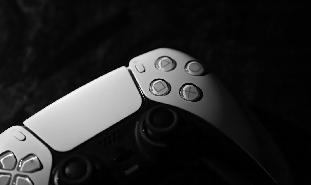 PlayStation 5 i Xbox Series X/S: Przewodnik po optymalizacji trybu „Cichej Pracy” i niwelowaniu szumów konsoli