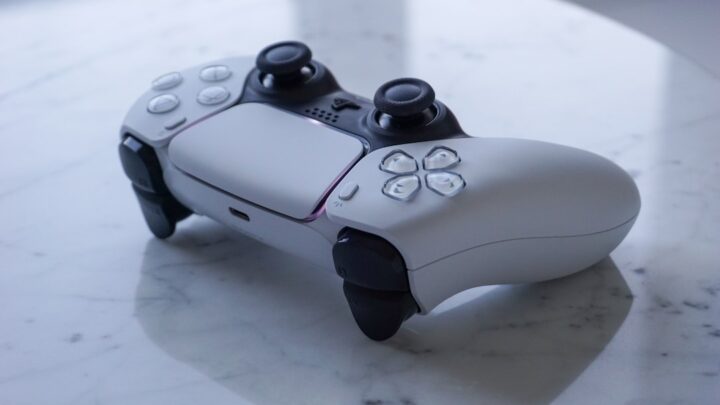 PlayStation 5: Jak wymienić fabryczny płynny metal na nowy i czy warto to zrobić dla lepszego chłodzenia konsoli?