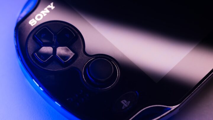 PlayStation Vita w 2024 roku: Jak wykorzystać ją do emulacji retro gier i rozszerzyć funkcjonalność poza oficjalne wsparcie?