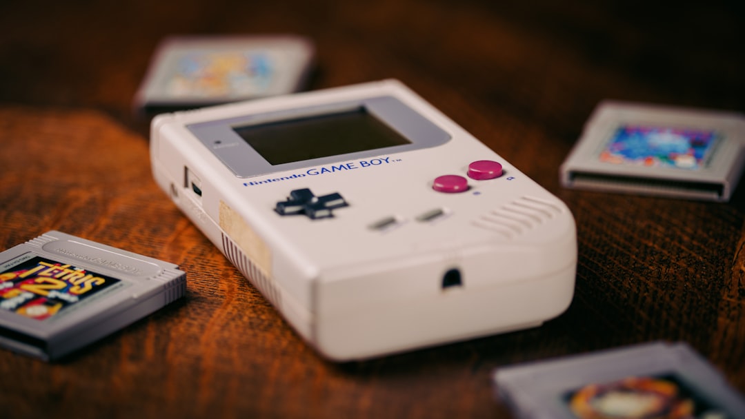 Retro Konsole (Game Boy, Game Boy Color, Game Boy Advance): Jak wymieniać głośnik i przyciski, aby przywrócić komfort gry?