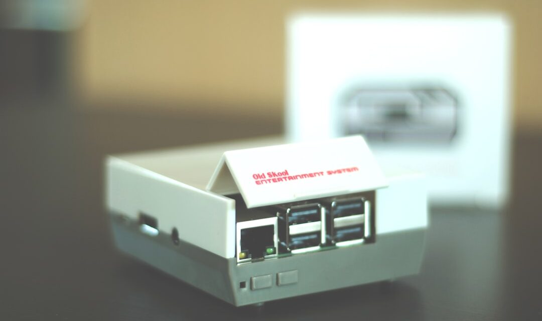 Retro Konsole (SNES, NES, Genesis): Jak stworzyć własne, spersonalizowane mini-konsole retro (np. Raspberry Pi) i uruchamiać na nich ulubione gry?