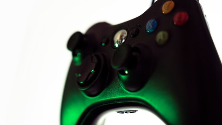 Xbox 360: Jak uruchamiać emulatory retro gier (NES, SNES, N64) na zmodyfikowanej konsoli JTAG/RGH? Kompletny przewodnik po instalacji i konfiguracji.