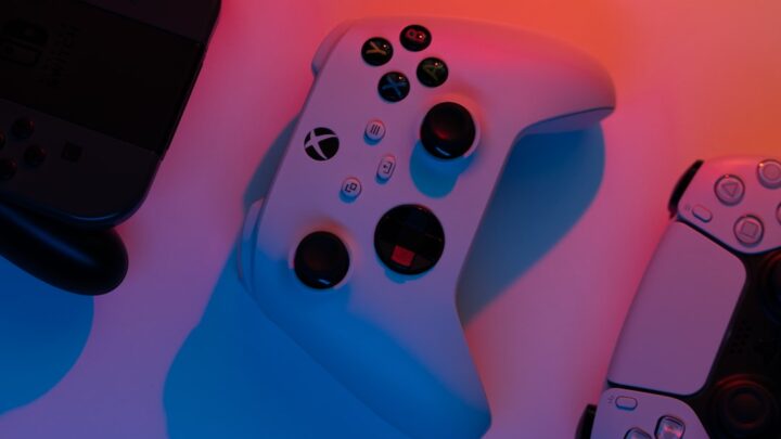 Xbox Series X/S: Jak diagnozować i naprawiać problemy z sygnałem wideo (np. brak obrazu, migotanie, zielony ekran) po podłączeniu do TV? Przewodnik po diagnostyce i potencjalnych rozwiązaniach sprzętowych/programowych.