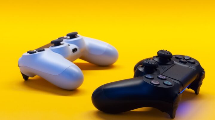 PSX: Najlepsze gry dla 2 graczy bez split-screena na jednej konsoli