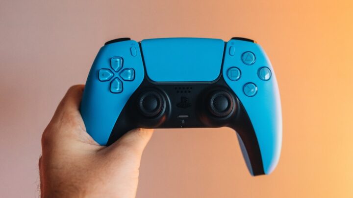 DualSense PS5 gry: Pełnia adaptacyjnych triggerów i haptyki