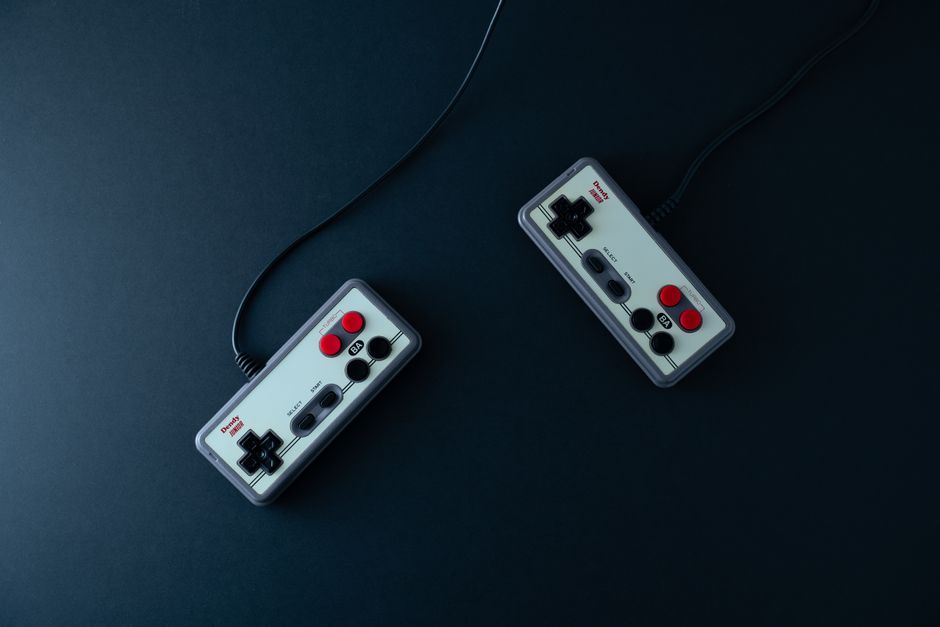 Kontrolery Atari 2600: Oryginały, repliki czy zamienniki?